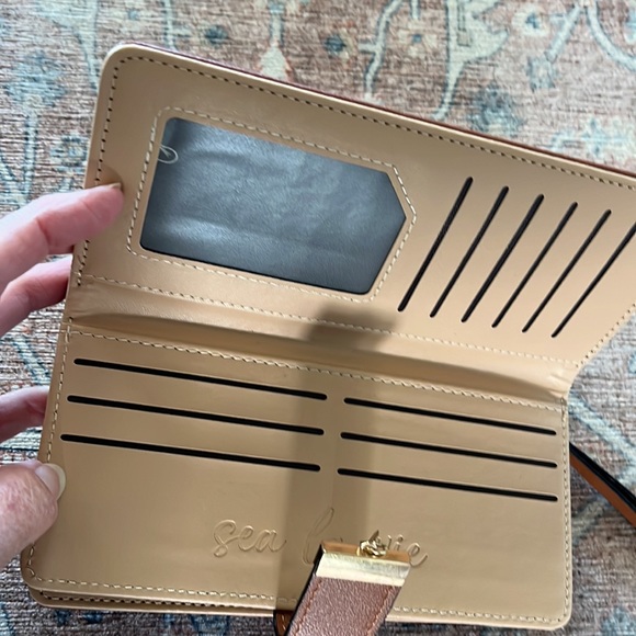 Vagabond Goods Wallet. NWOT. - Picture 3 of 4